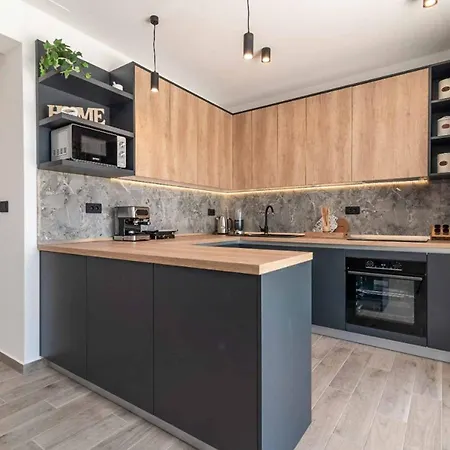 빌라 Half Moon 트로기르