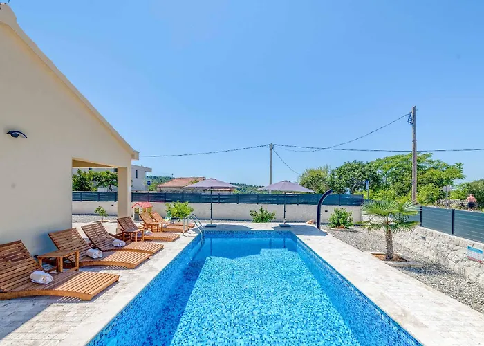 Half Moon Villa