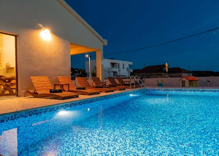 Villa Half Moon