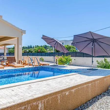 Villa Half Moon