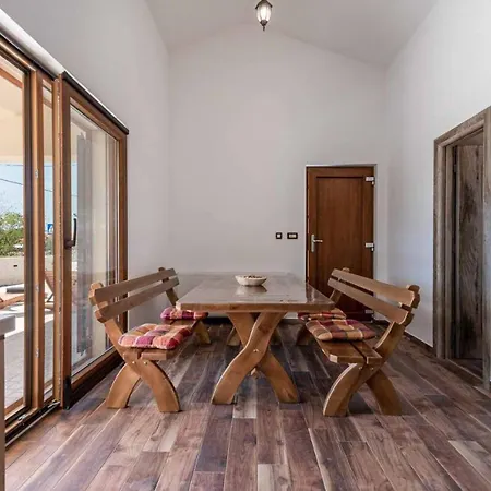 Half Moon Villa *