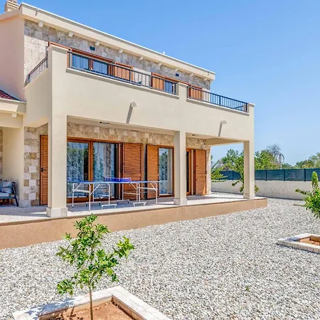 Villa Half Moon *