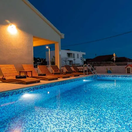 Villa Half Moon